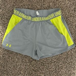 Under Armour- size M